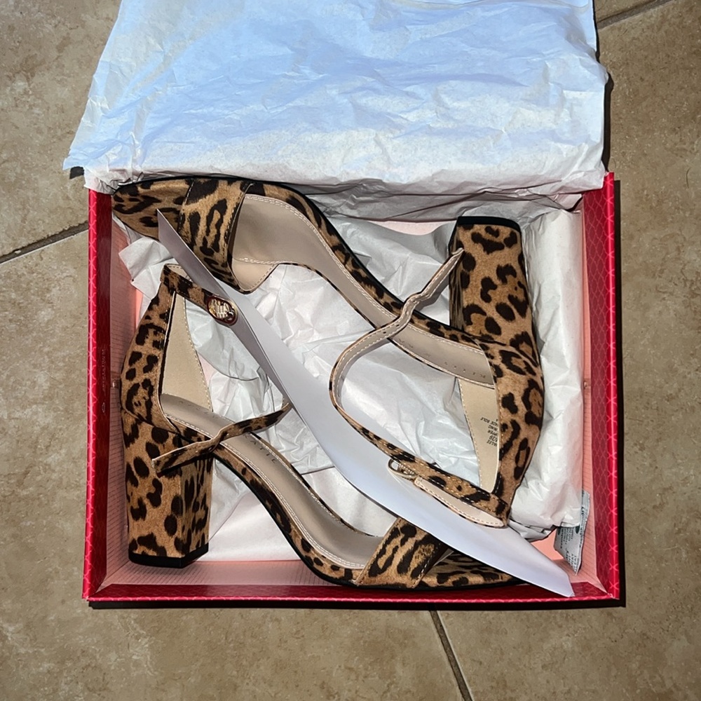 Kelly & Katie Hailee Leopard Heels - Picture 3 of 9